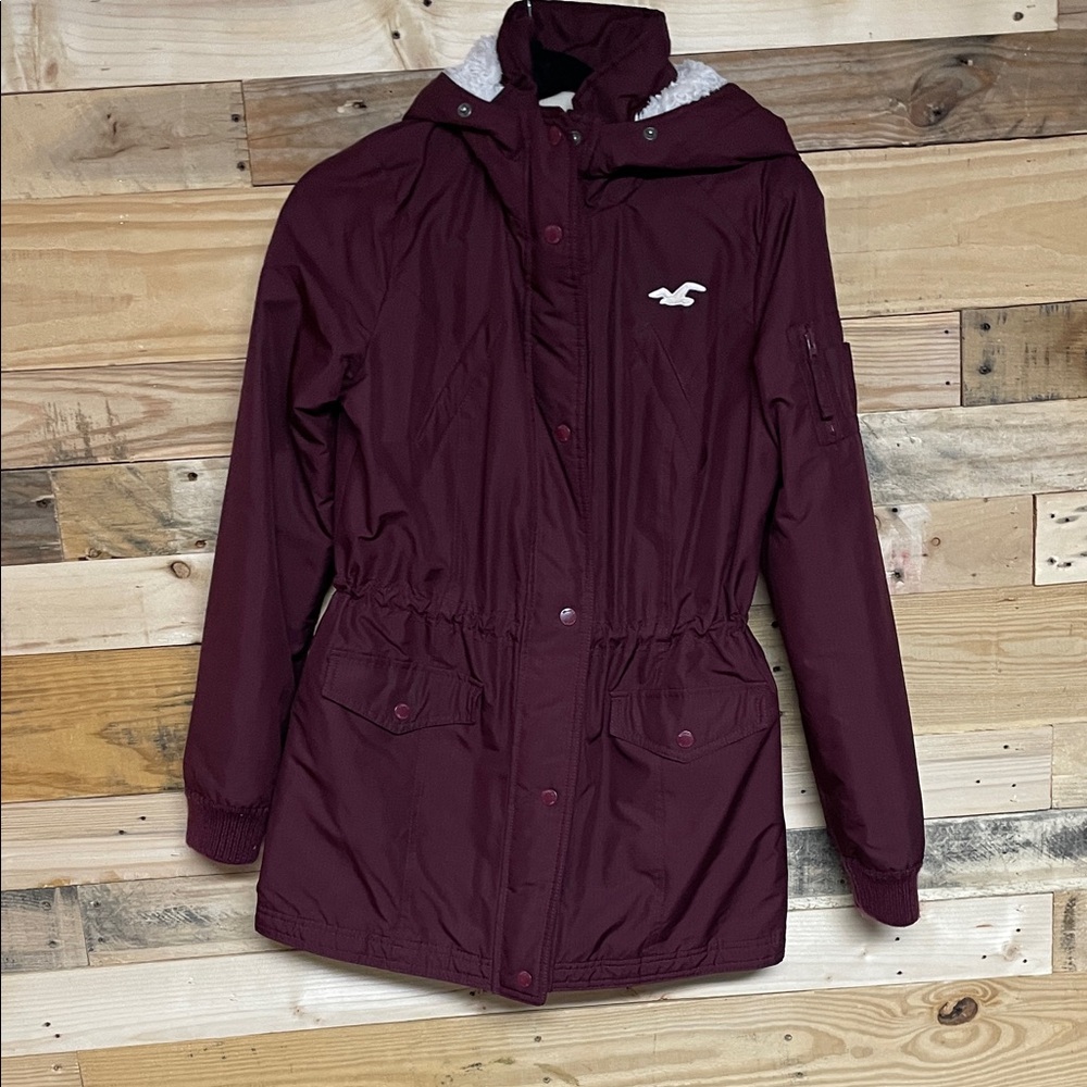 Hollister size Medium Burgundy Utility Coat with Lots of Pockets and Hood
